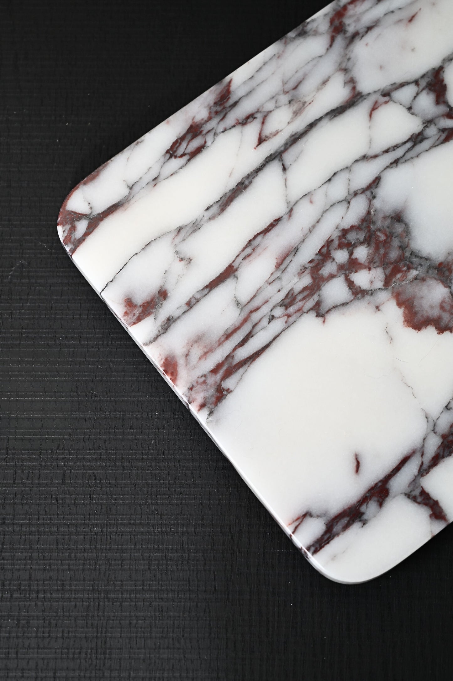 Flat Marble Tray with natural veining
