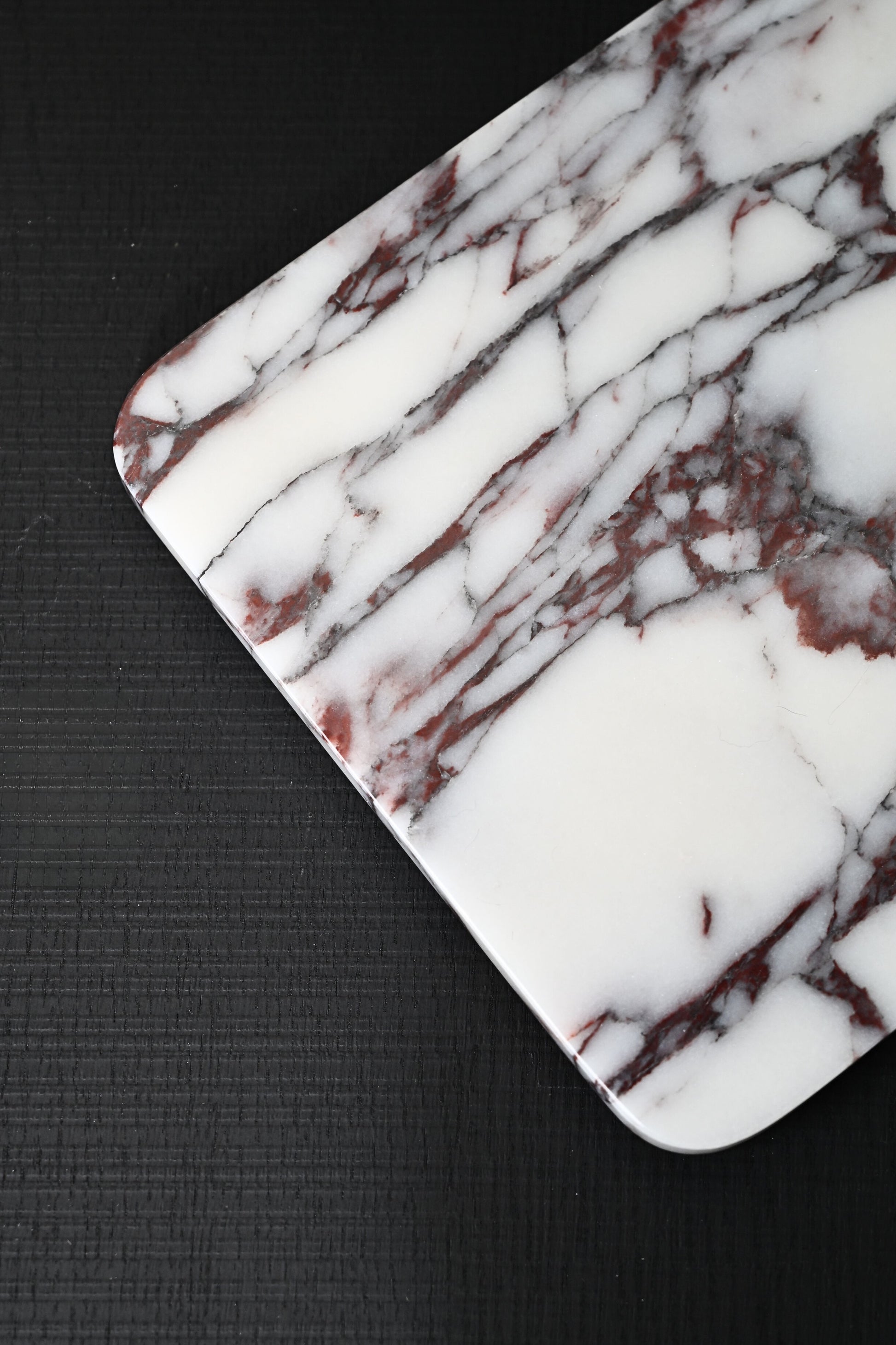 Flat Marble Tray with natural veining